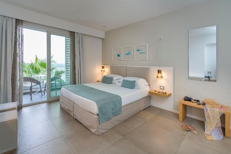 DOUBLE DELUXE SEA VIEW Room