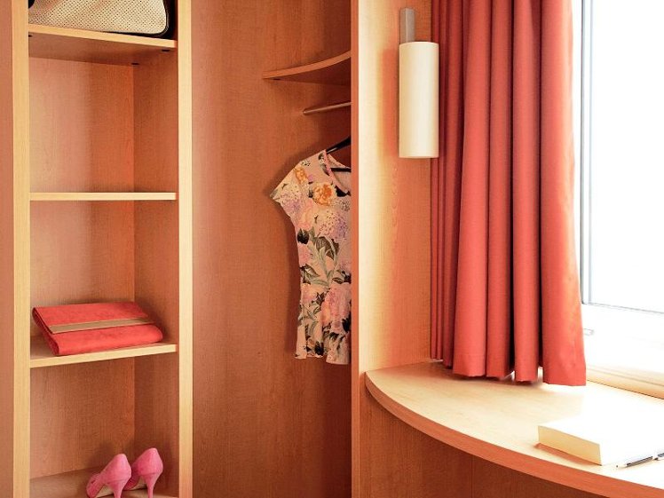 DOUBLE WITH DOUBLE BED Room
