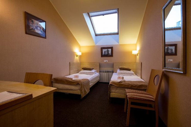 DOUBLE SINGLE USE STANDARD Room