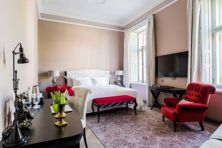SUITE SUPERIOR WITH VIEWS Room