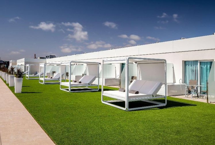 Double or Twin DELUXE Room