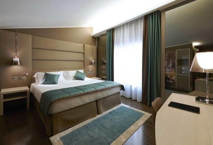SINGLE DELUXE Room